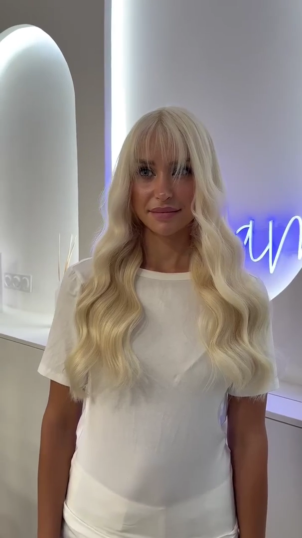 Extensions Adhésives Cheveux Naturels – Platinum Blonde (#60) – 20 Bandes